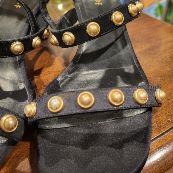 JON JOSEF CARSON Black & Faux Pearl Kitten Heels Size 9 - Picture 4 of 9
